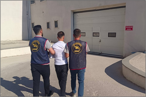 Eskişehir’de Bilişim Dolandırıcılığı Suçundan Aranan Şüpheli JASAT Tarafından Yakalandı