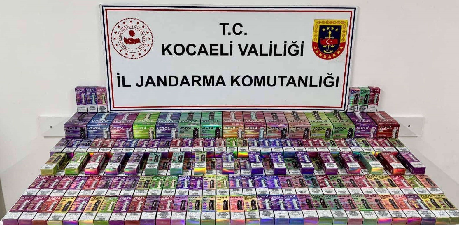 Kocaeli’de Jandarmadan Kaçak Ürün Operasyonu: 1 Milyon 450 Bin TL Değerinde Kaçak Malzeme Ele Geçirildi
