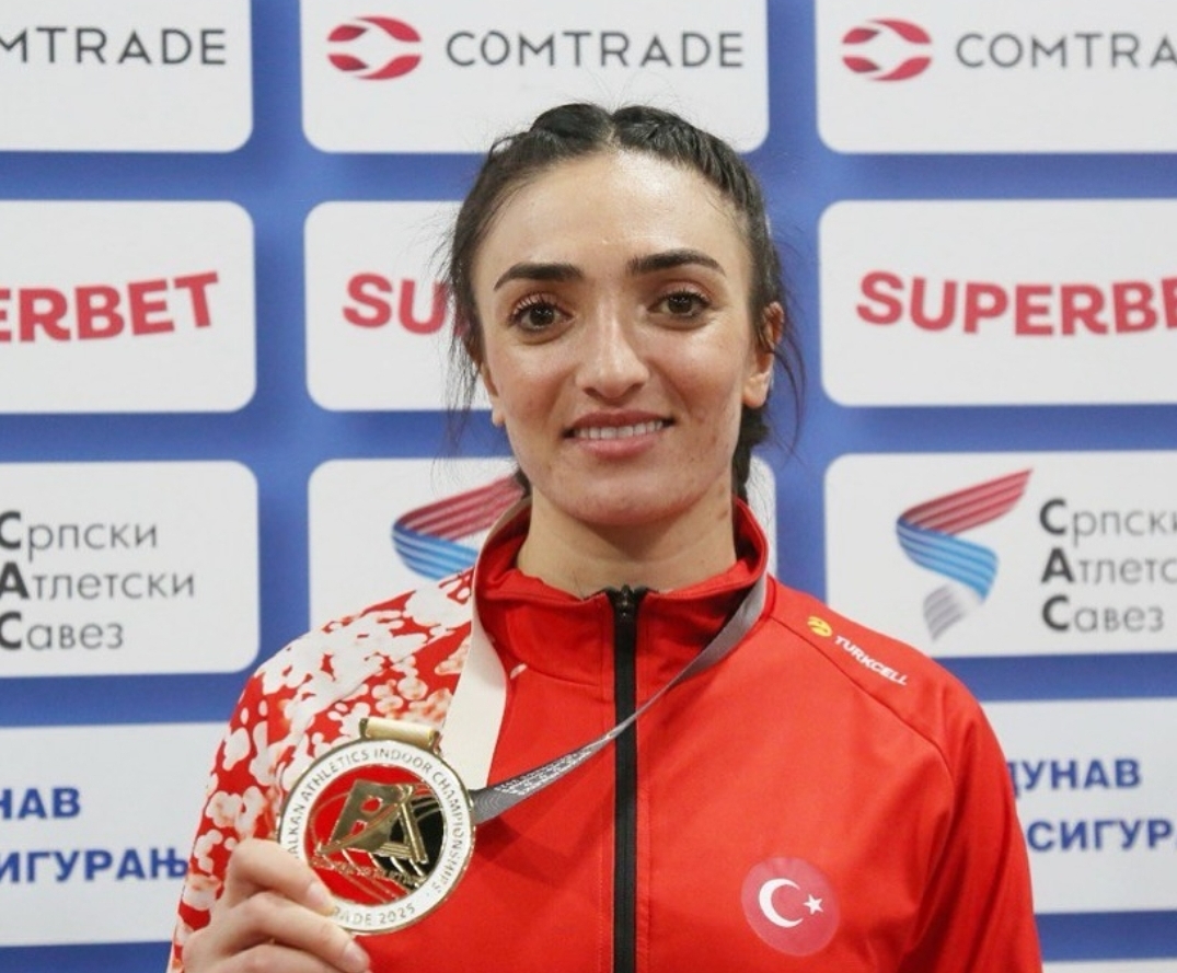 Karslı Milli Atlet Tuğba Toptaş’tan 800 Metrede Şampiyonluk!