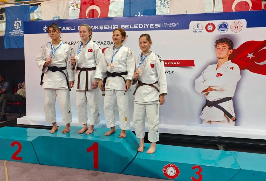 5. Ulusal Kayısı Cup Büyükler Yaz Kupası’nda Karslı Kadın Sporculardan Büyük Başarı!