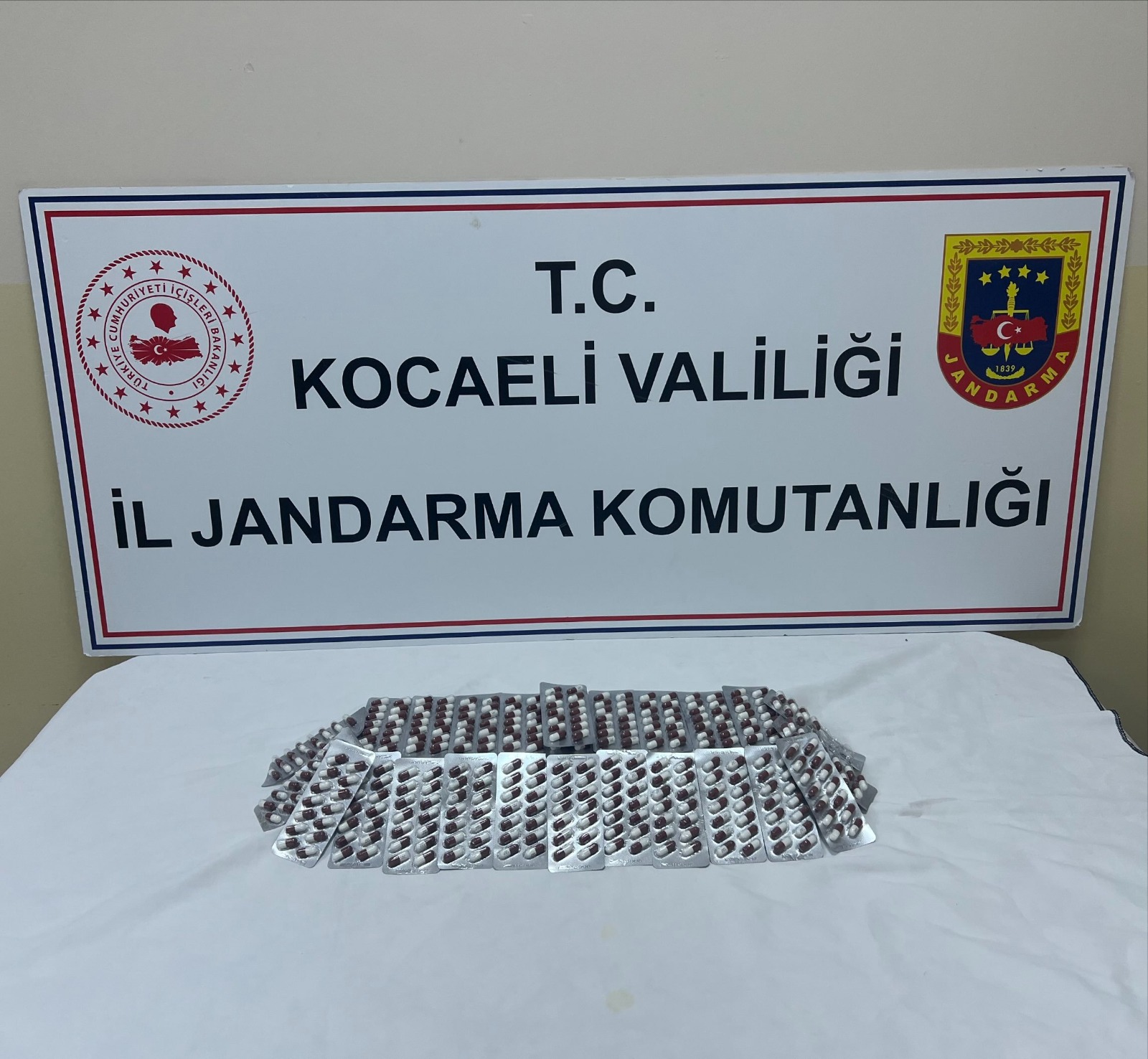 Uyuşturucu Tacirlerine Gece Operasyonu: Jandarma 6 Şüpheliyi Yakaladı