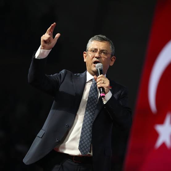 CHP’den AK Parti’ye Geçen Özlem Çerçioğlu’na Tepki: Aydın’da Miting Hazırlığı