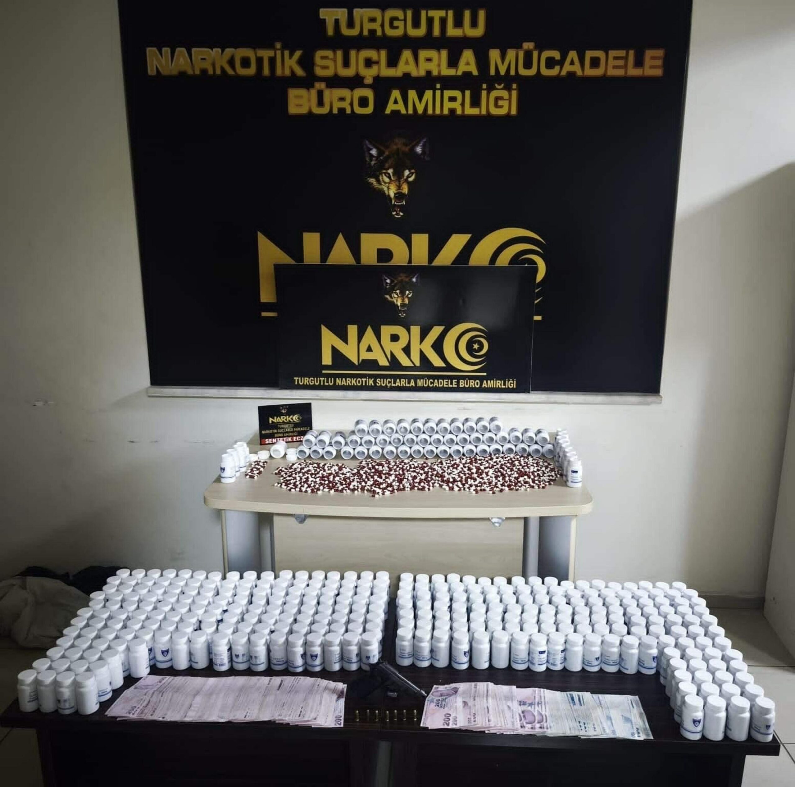 Manisa’da Uyuşturucu Operasyonu: 29 Bin Sentetik Hap Ele Geçirildi, 5 Kişi Tutuklandı