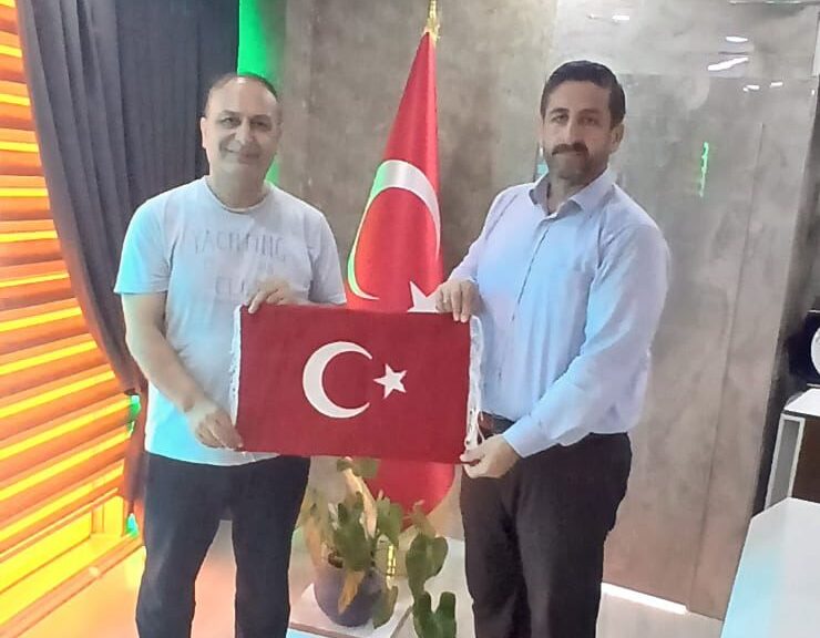 Türk Bayrağı Tiftikte, Tarih Ciltte