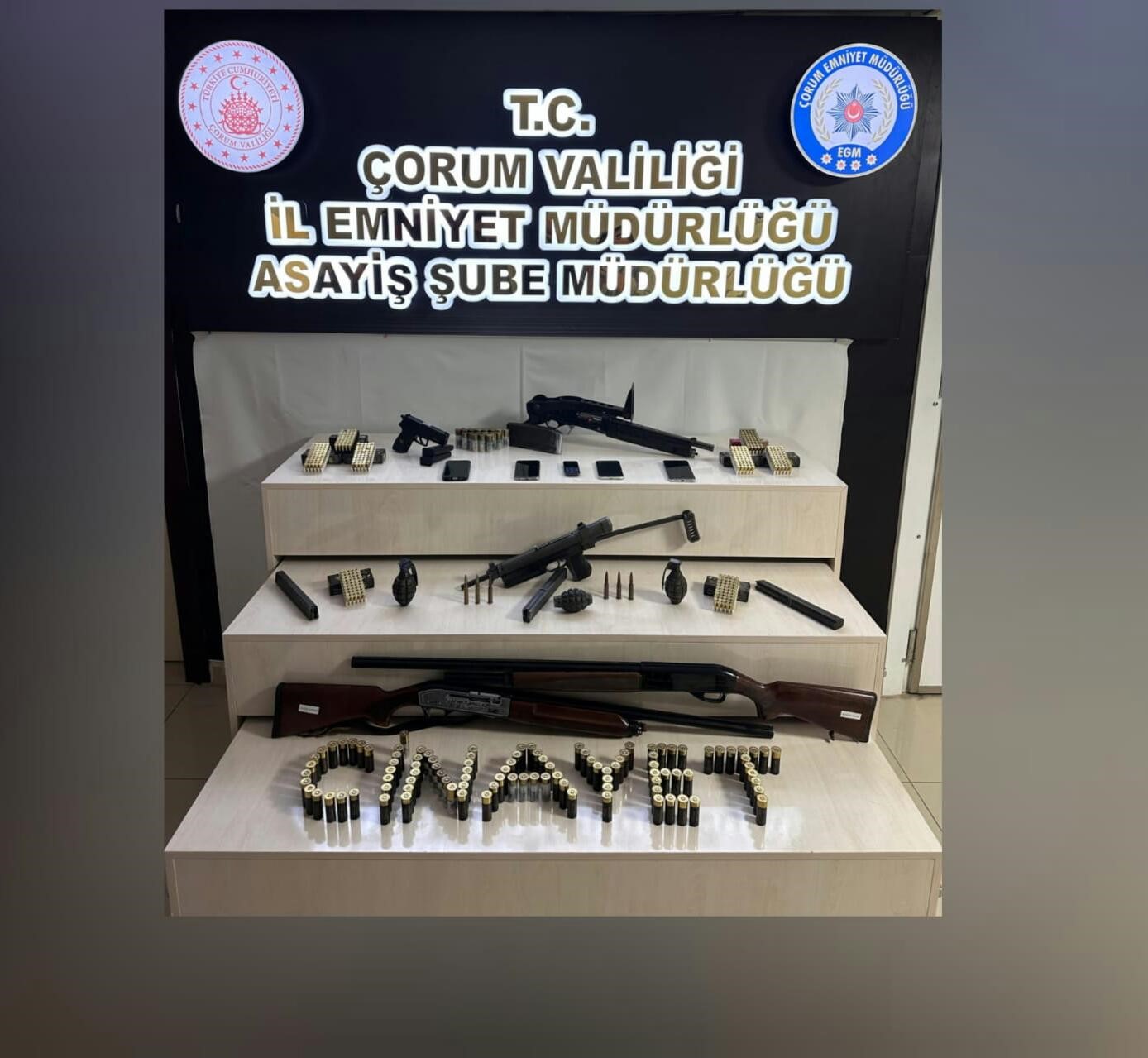 Yapılan Uygulamalarda El Bombası Ele Geçi̇ri̇ldi̇