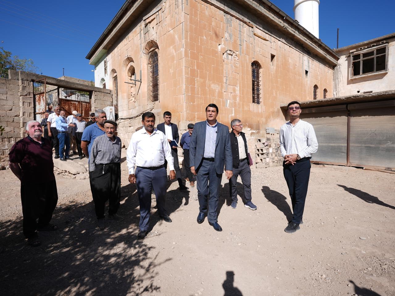 Başkan Yılmaz’dan Yukarı Arıl Mahallesi̇’ne Zi̇yaret