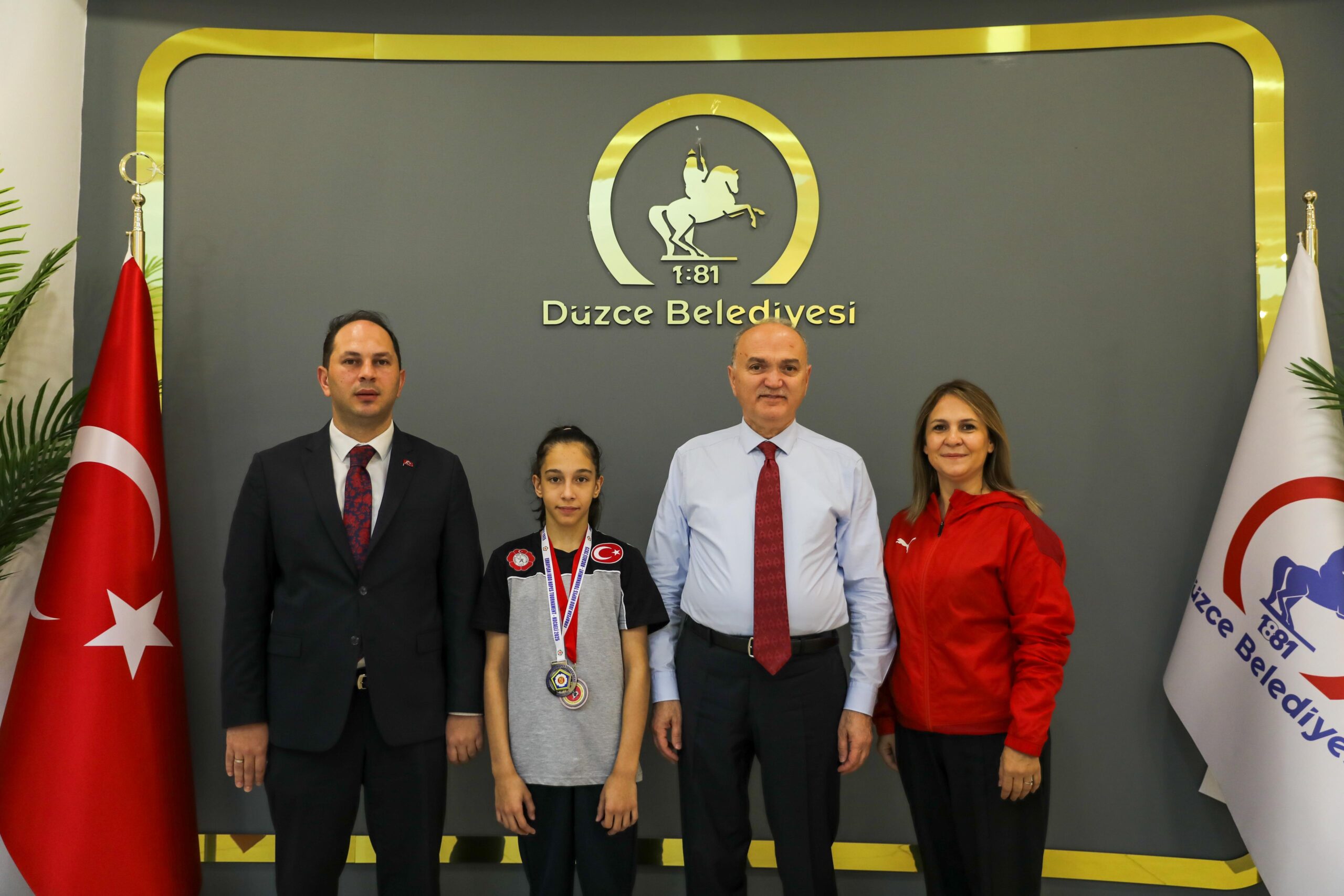 Başkan Özlü, Başarılı Judocu Erva Eren’i Makamında Ağırladı