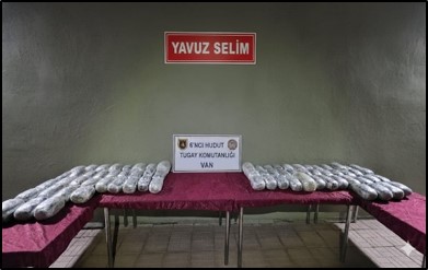 Van ve Hakkari Hudut Hatlarında 102 Kilo Uyuşturucu Ele Geçirildi