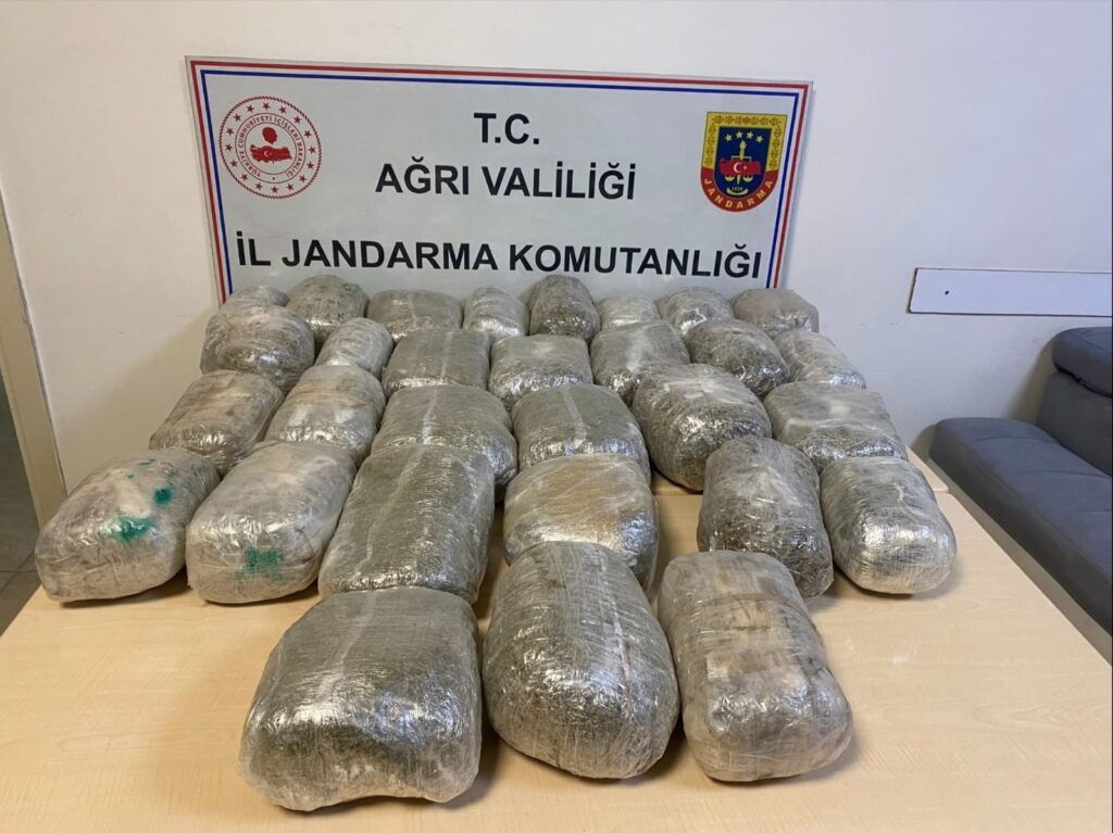 Jandarmadan Sınırda Uyuşturucuya Geçit Yok