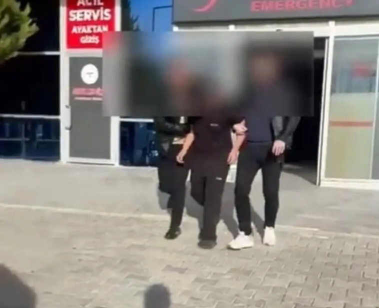 Tekirdağ’da Skandal Canlı Yayın: Kur’an-ı Kerim ve Türk Bayrağını Yakmaya Çalışan Şahıs Yakalandı