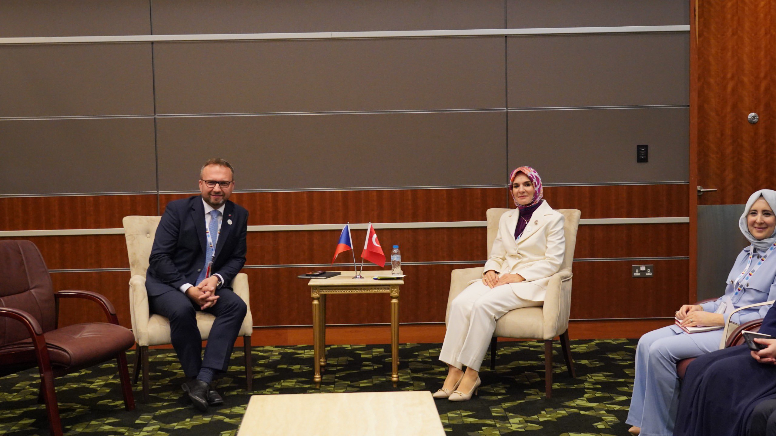 Bakan Göktaş, Doha’da Çekya ve BM Yetkilileriyle Görüştü