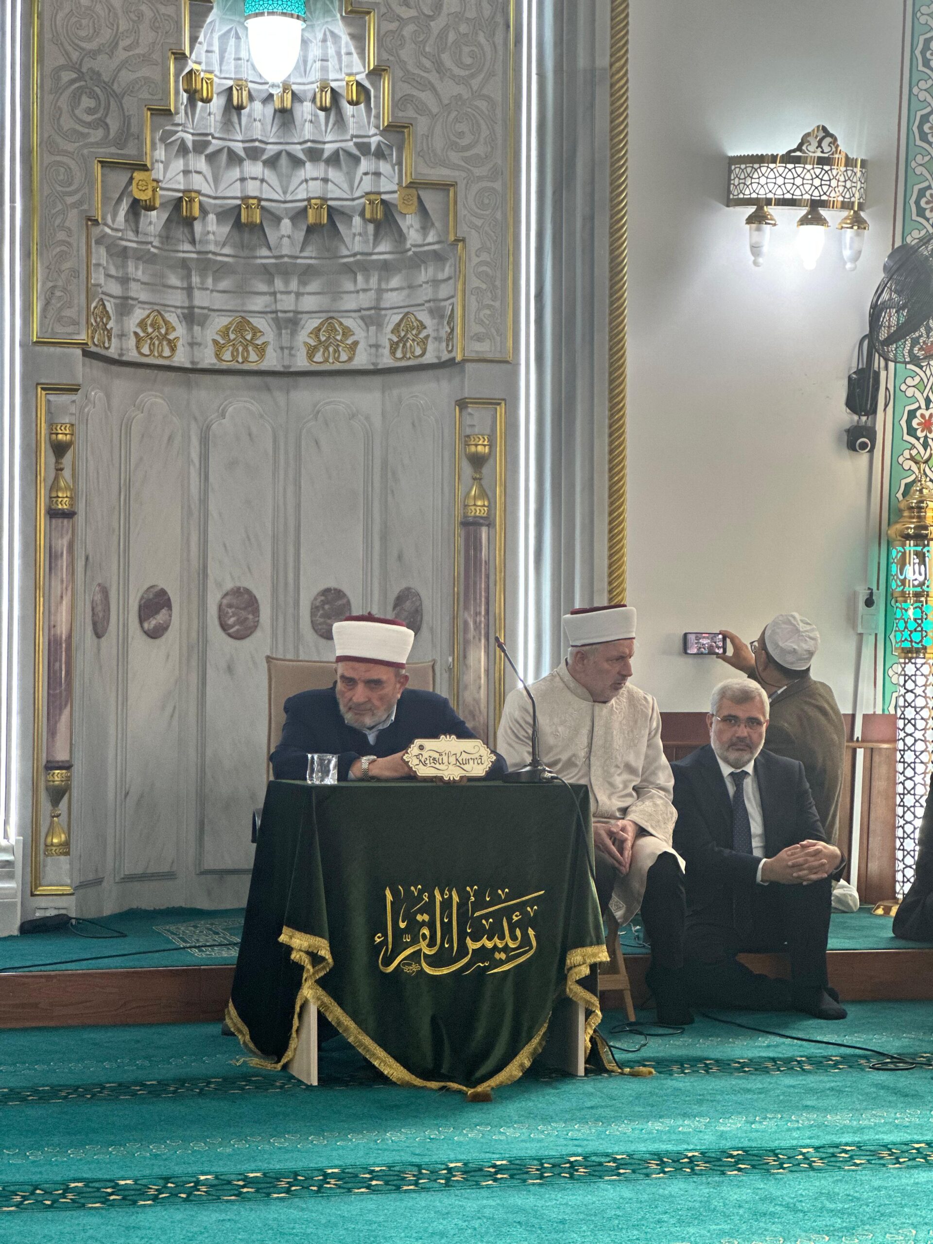 Yalova Merkez Camii’nde Hafızlık İcazet Sevinci: 60 Hafız Dualarla Belge Aldı