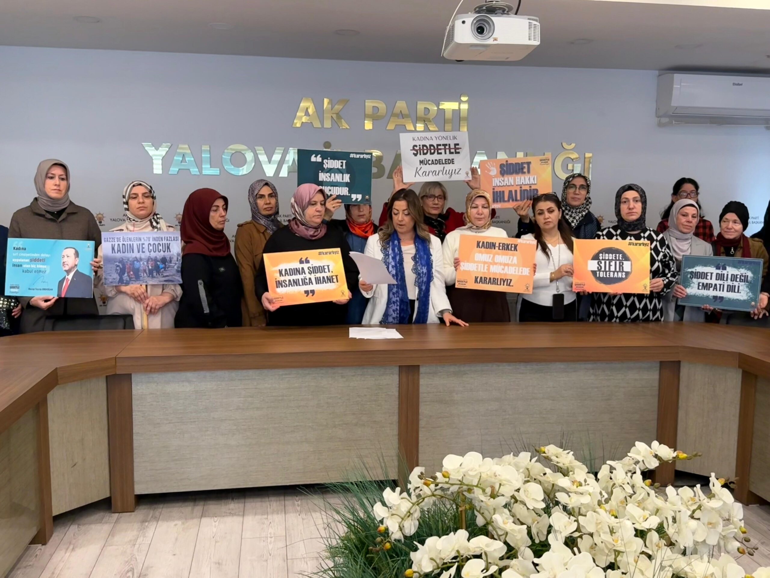 AK Parti Kadın Kolları’ndan 25 Kasım Mesajı: “Kadına Yönelik Şiddete Karşı Sıfır Tolerans”