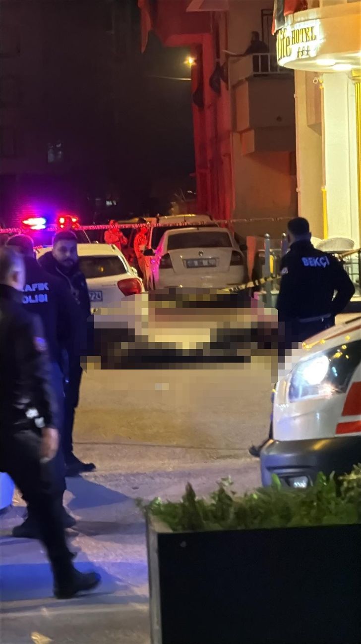 Van’da Otel Sahibi Baba ile Oğlu Silahlı Saldırıda Öldürüldü