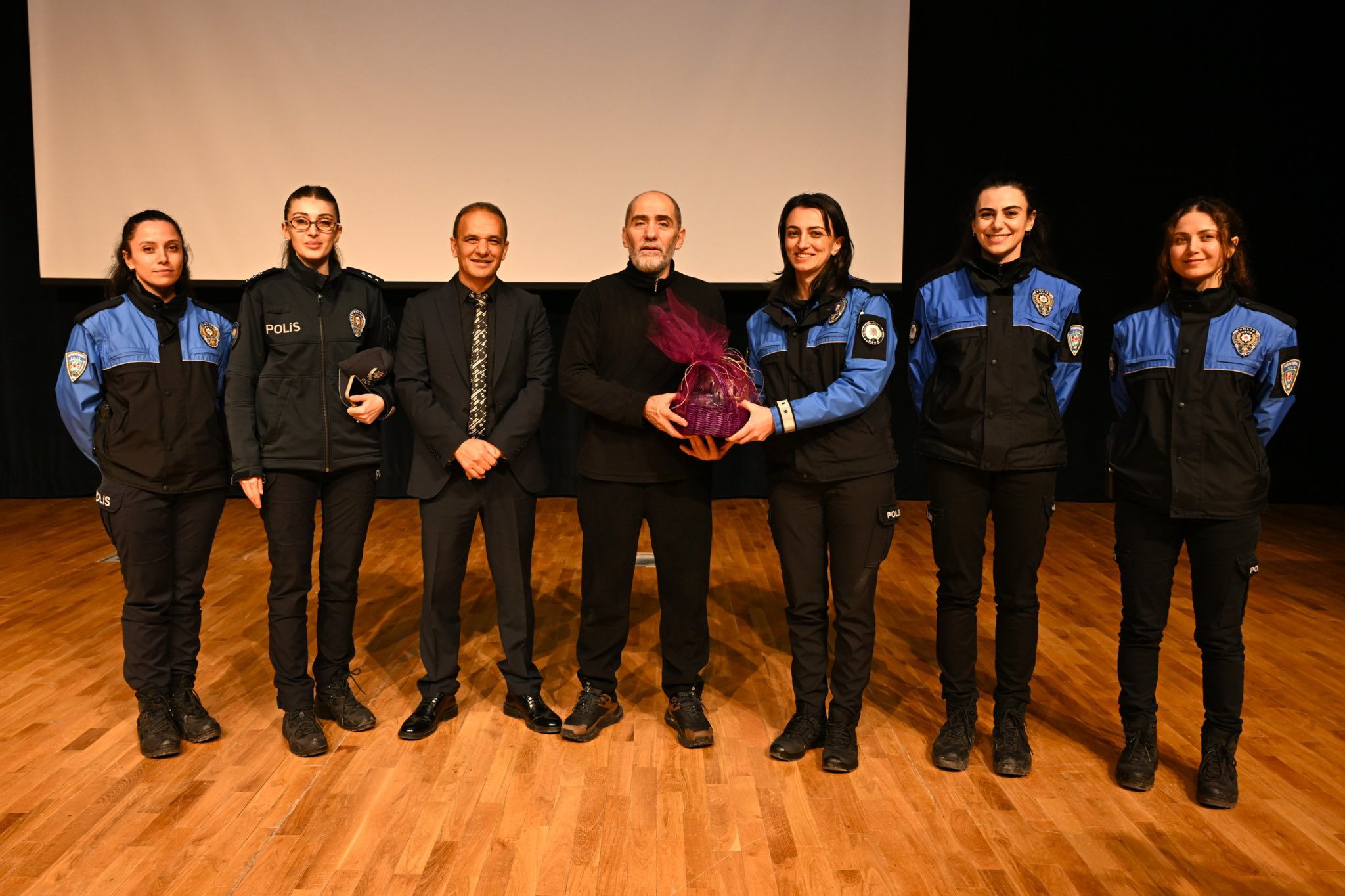 Yalova’da Güvenlik ve İnsan Odaklı Polislik Üzerine Ufuk Açıcı Söyleşi