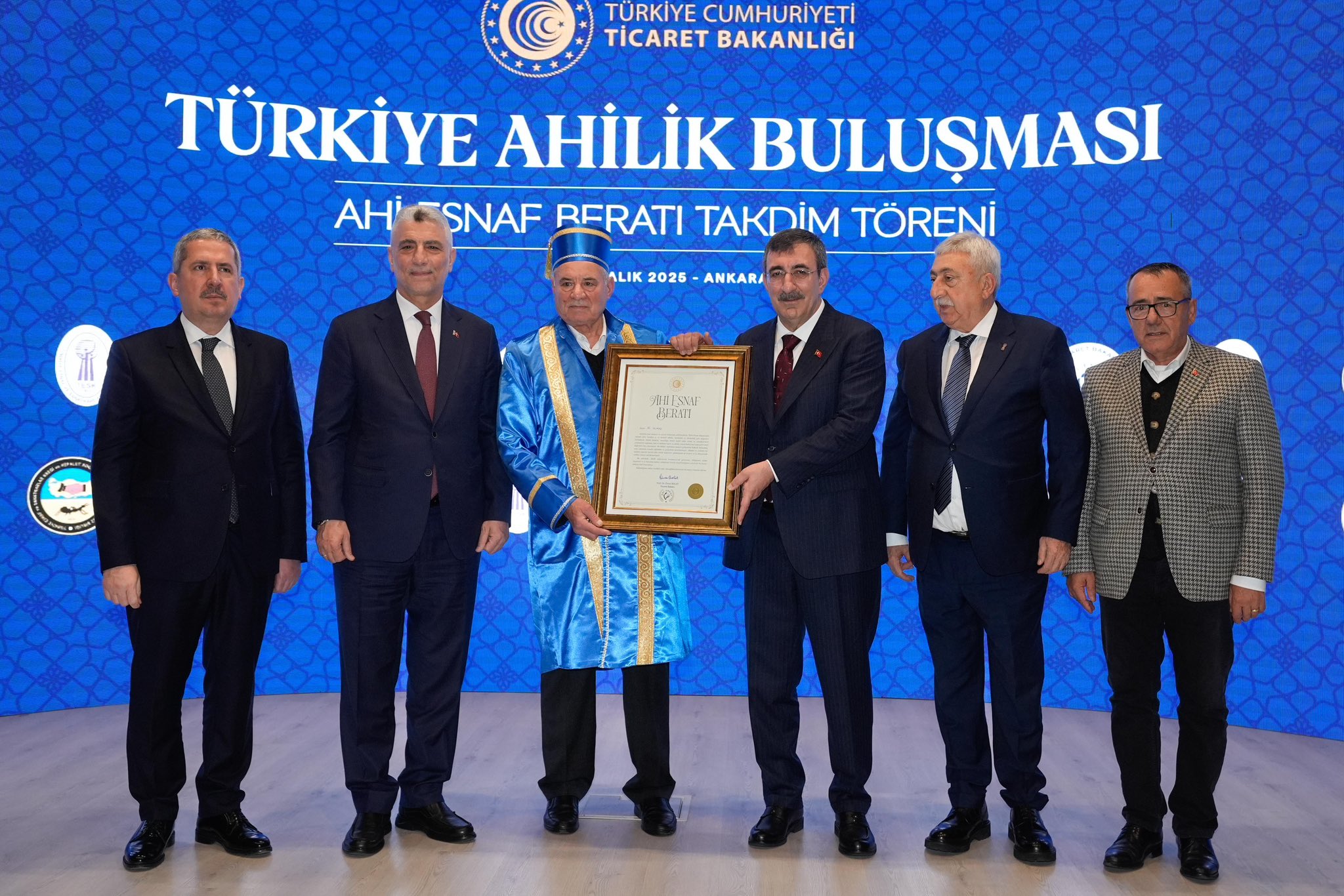 Cevdet Yılmaz’dan Enflasyon Mesajı: Ocak Ayında 20’li Rakamları Göreceğiz