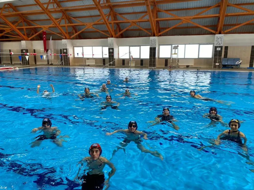 Kars’ta Su Topu Heyecanı Havuzlara Taştı