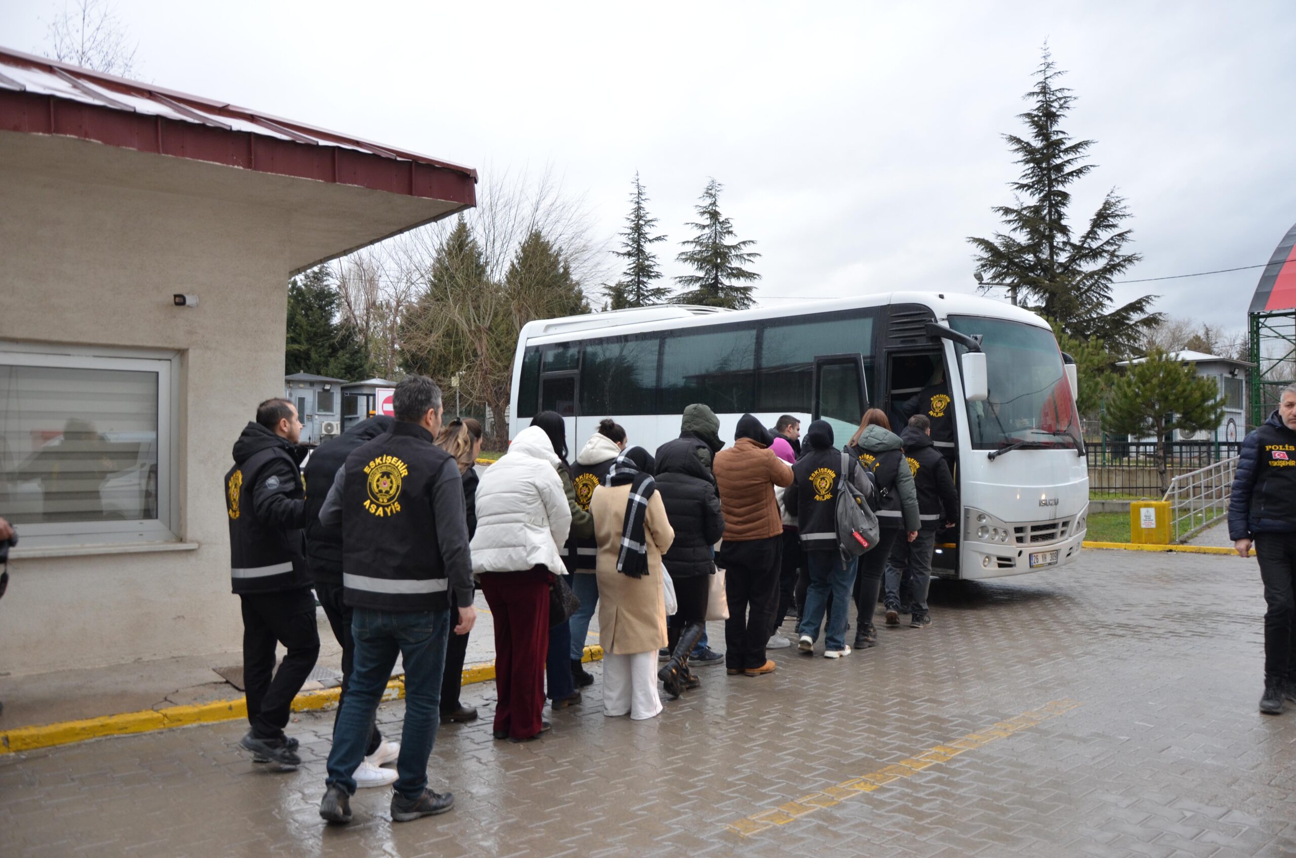 Eskişehir Merkezli 6 İlde Fuhuş Operasyonu: 13 Gözaltı