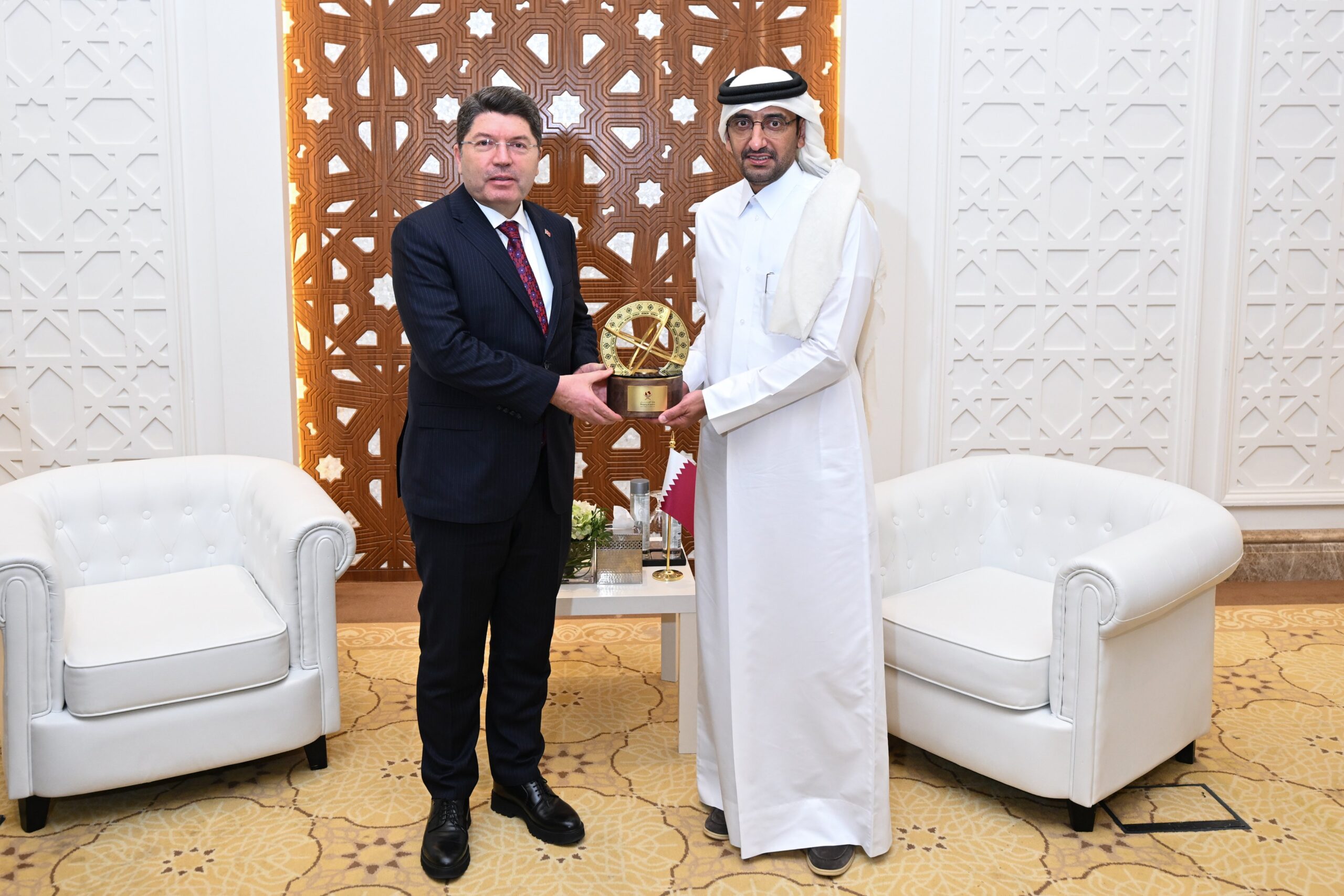 Bakan Tunç, Katar’da Doha Hukuk Forumu’na Katıldı