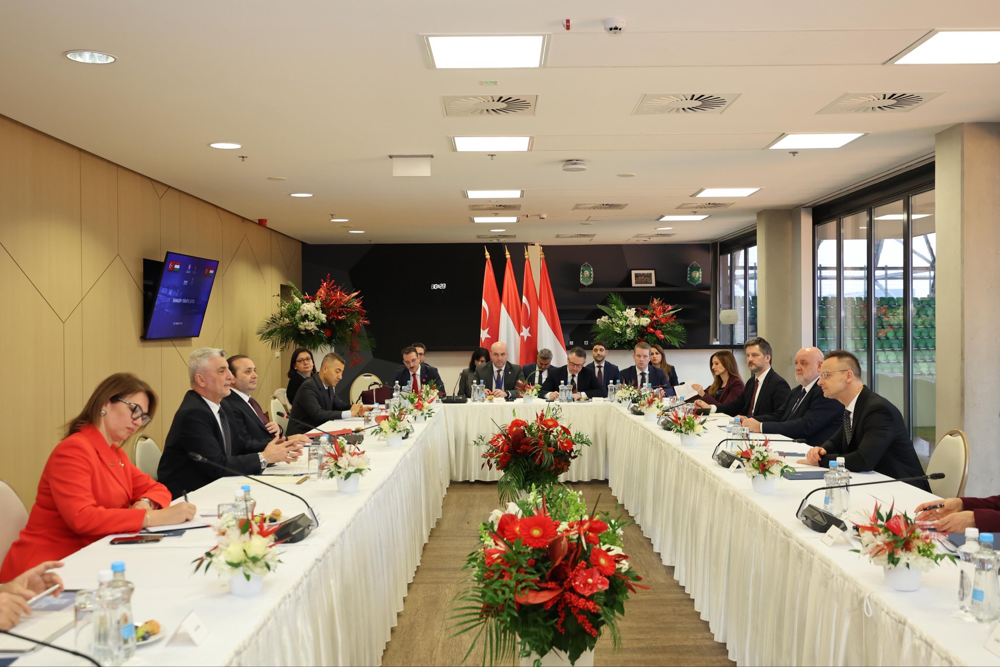 Bakan Bolat Macaristan’da: 10 Milyar Dolarlık Ticaret Hedefi İçin Yeni Yol Haritası