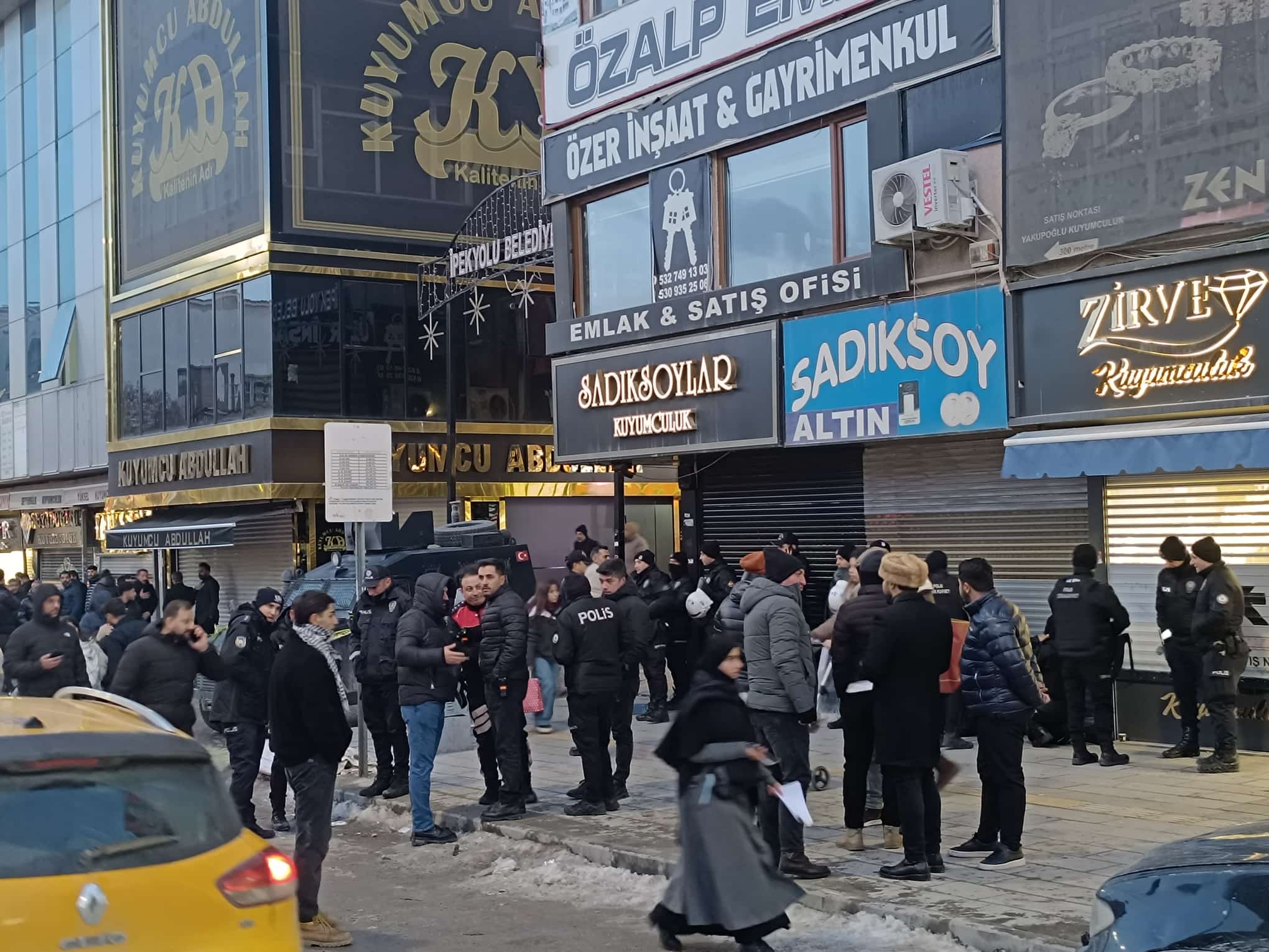 Van’da Milyonluk Kuyumcu Vurgunu İddiası: Baba ve Oğulları Altınlarla Kayıplara Karıştı