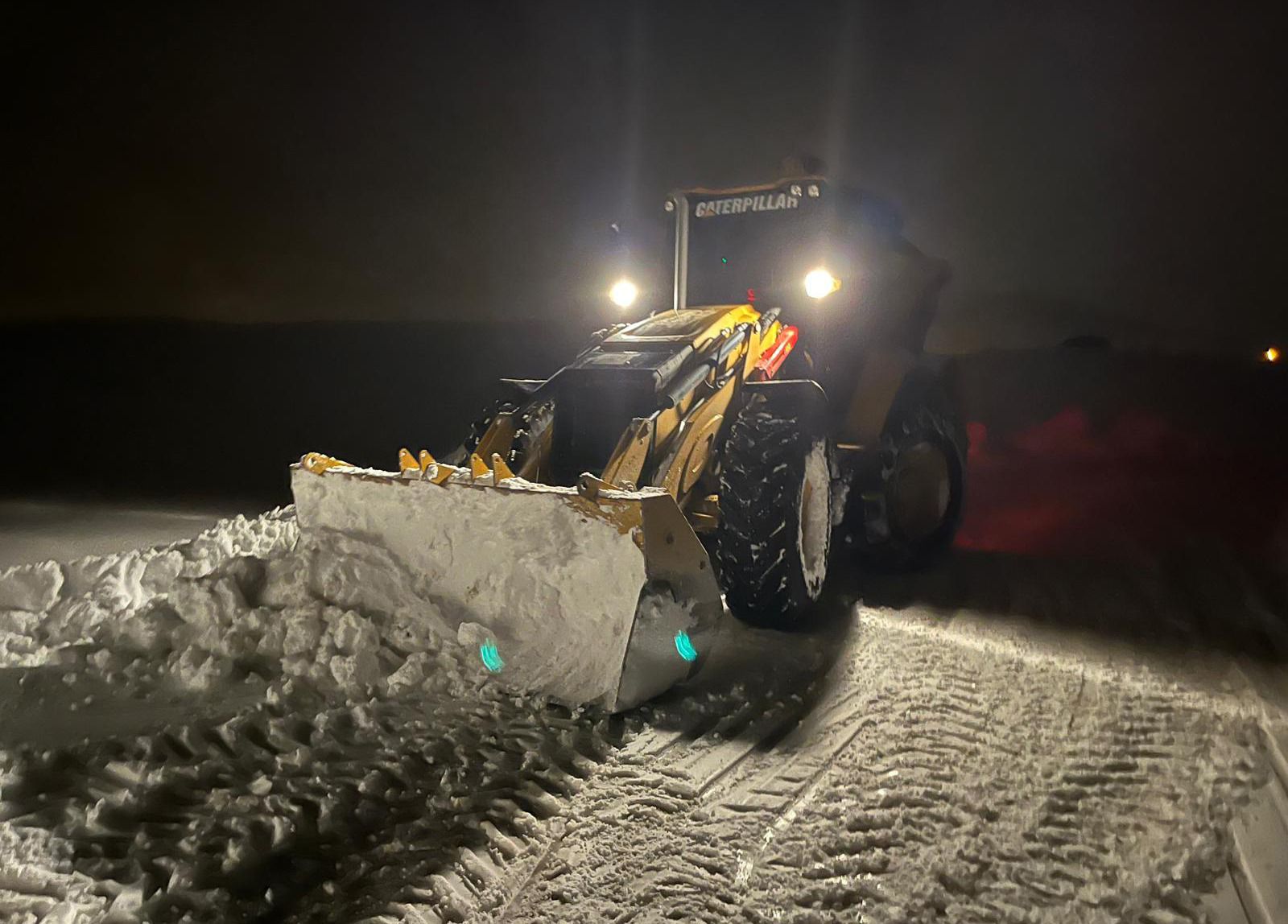 Van’da Kar Esareti: Büyükşehir Ekipleri Hasta ve Mahsur Kalanlar İçin Seferber Oldu