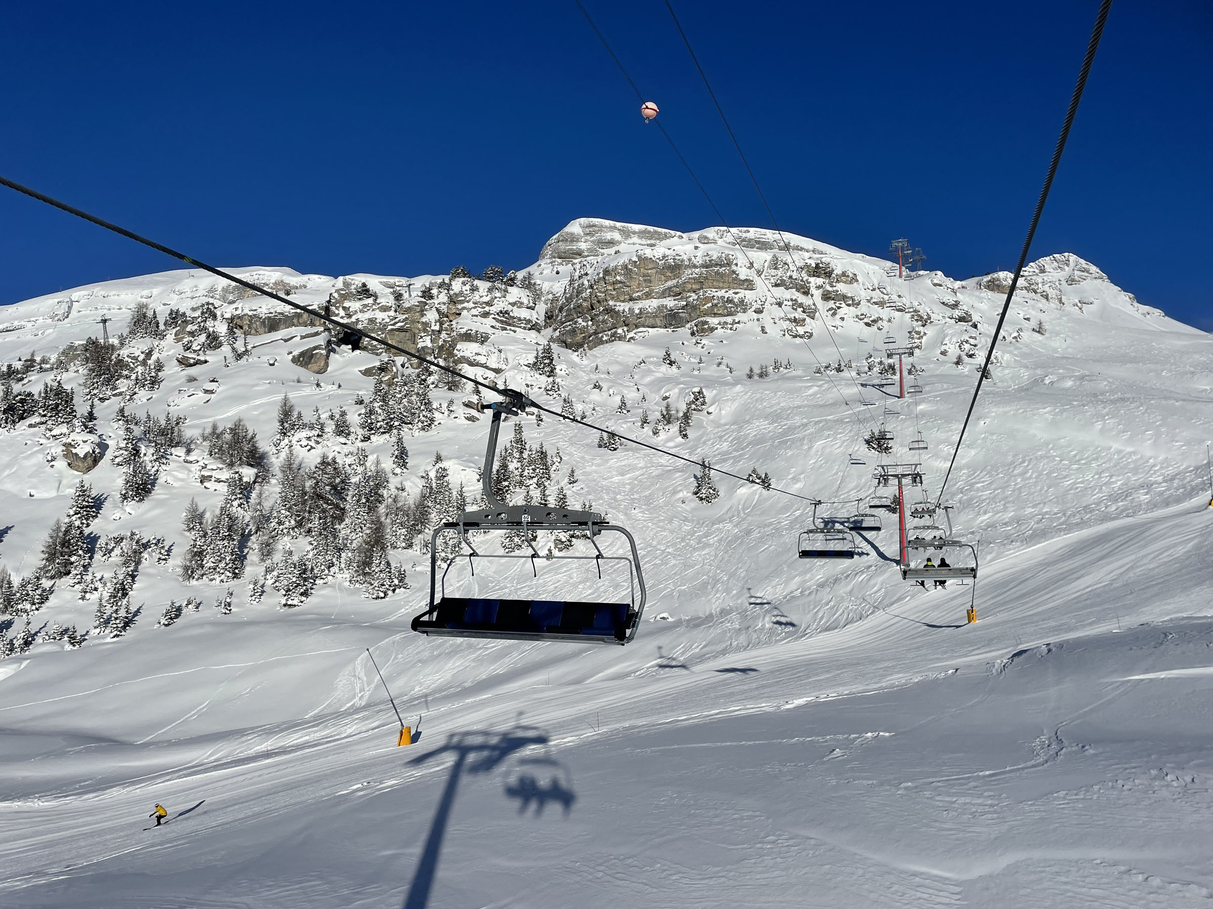 İsviçre’de Kayak Merkezinde Facia: Patlamada 10 Kişi Hayatını Kaybetti