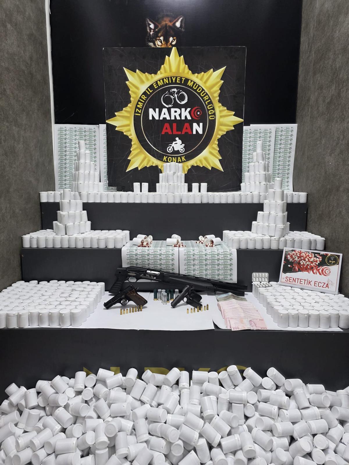 Konak’ta Dev Uyuşturucu Operasyonu: 108 Bin Sentetik Hap Ele Geçirildi