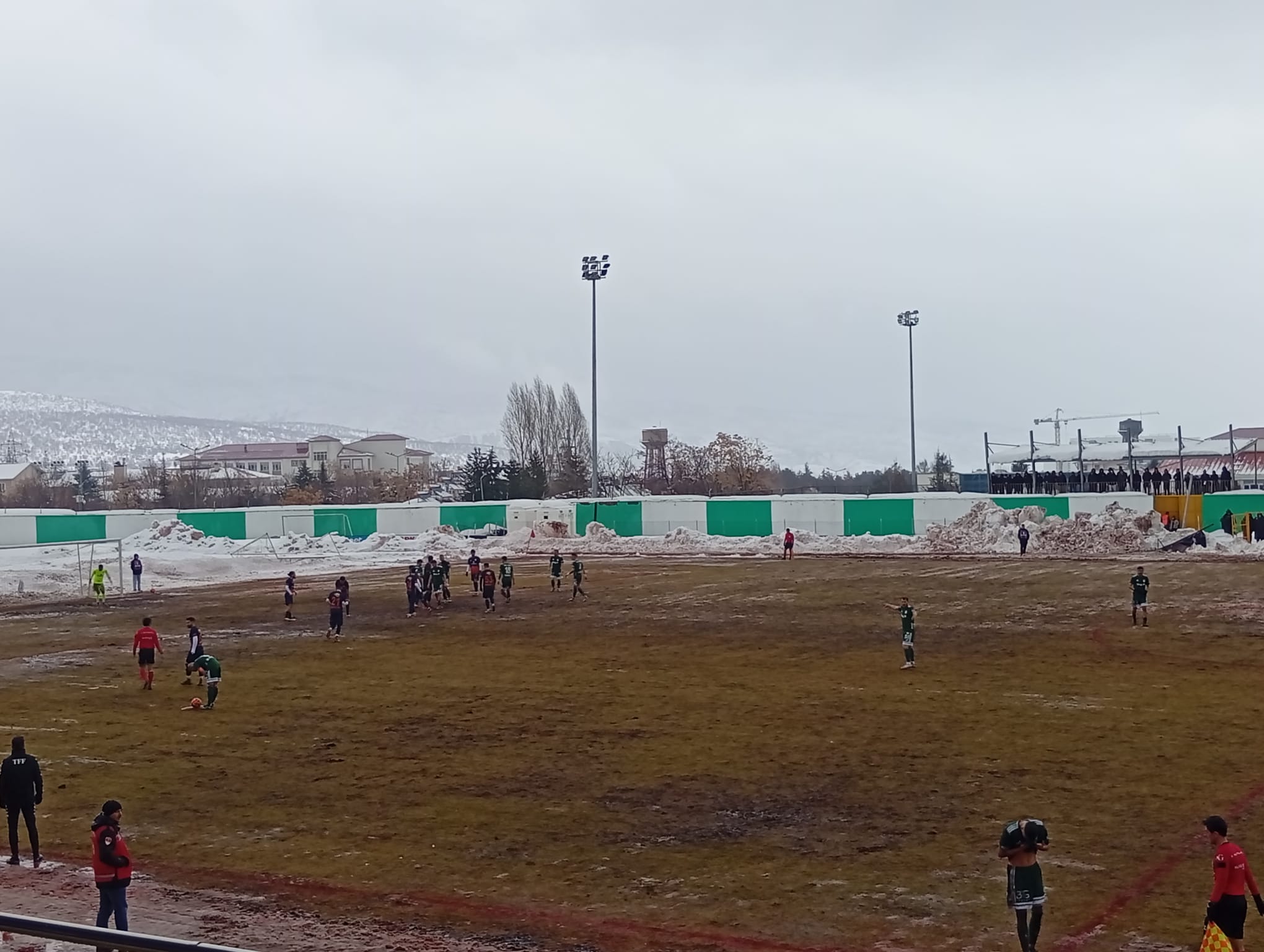 Bingöl’de Puanlar Paylaşıldı: Lider 12 Bingölspor Sahasında Takıldı