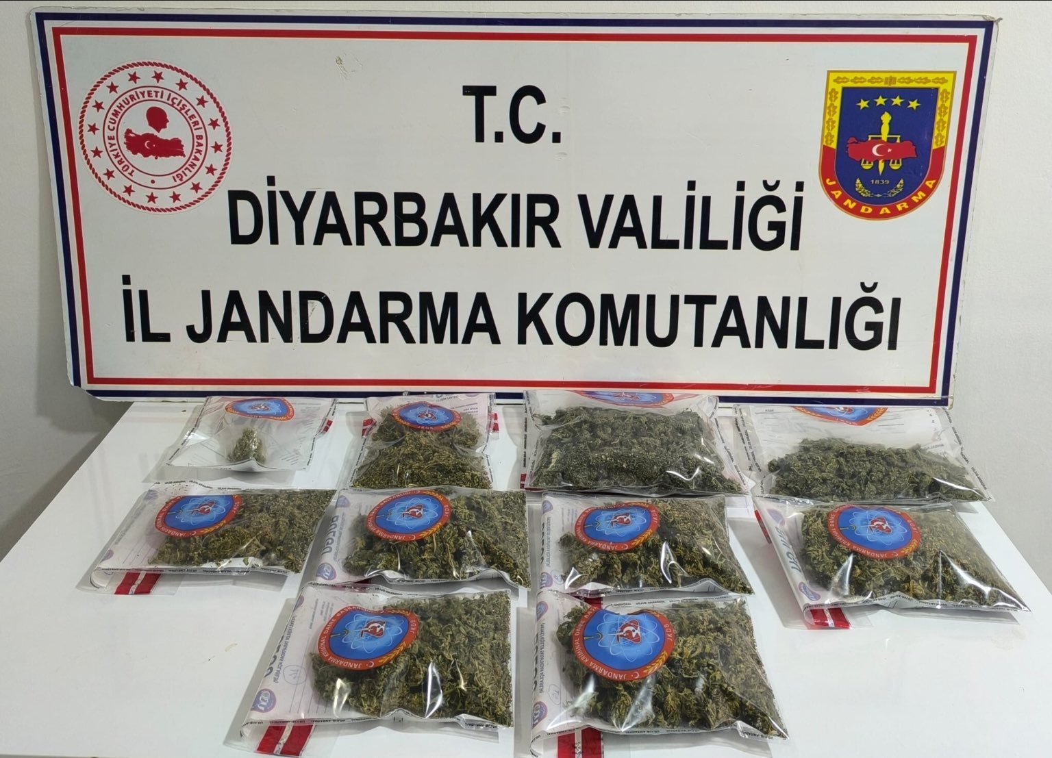 Diyarbakır’da Narkoterör Operasyonu: 23 Kilogram Esrar Ele Geçirildi