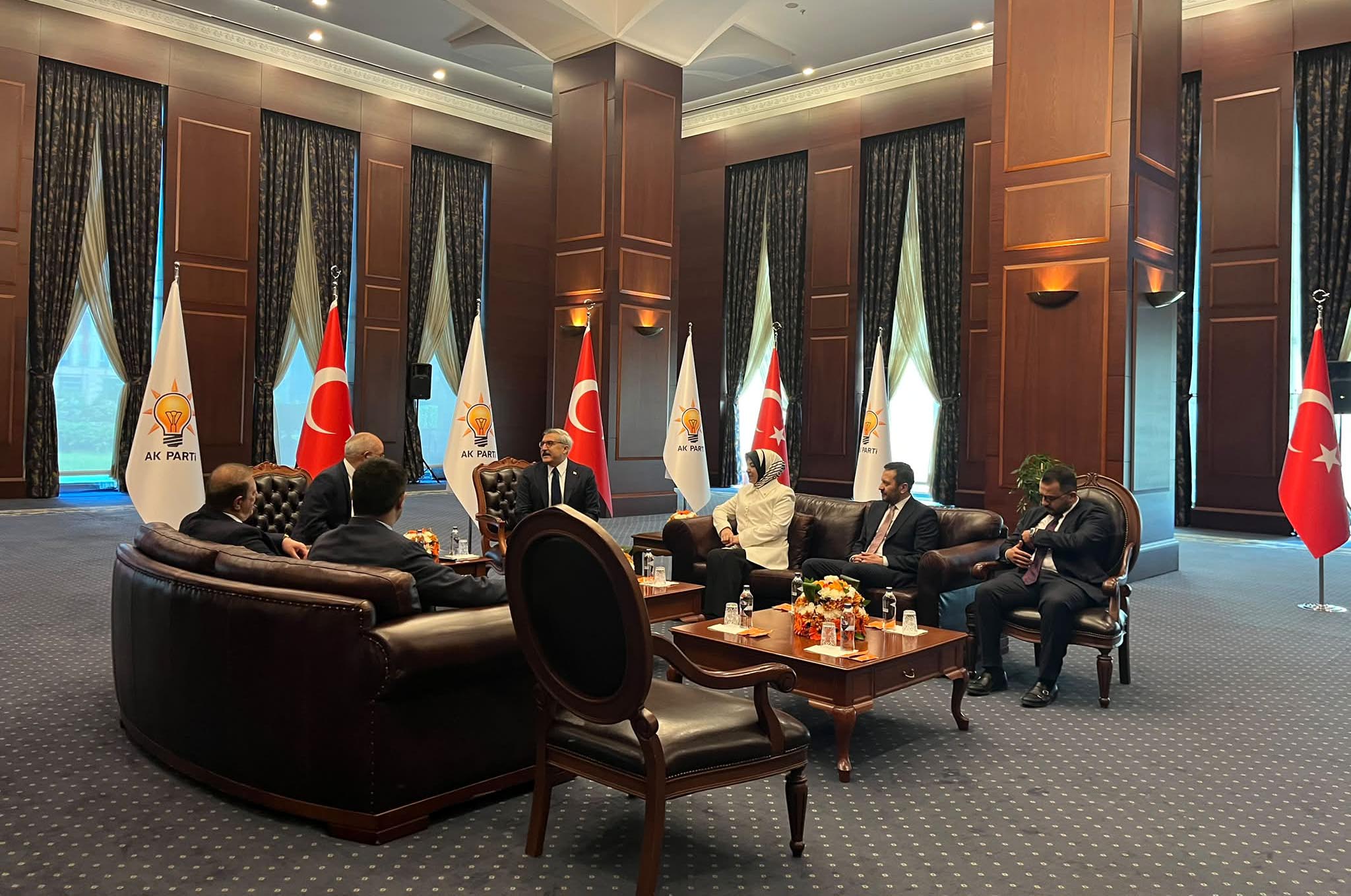 AK Parti ve CHP Heyetleri 3 Bayram Sonra Yeniden Bayramlaştı