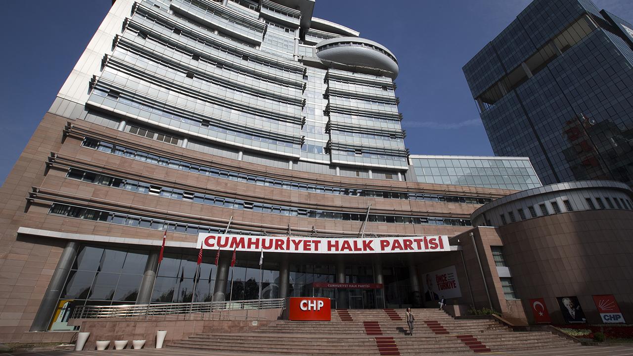 CHP 38. Olağan Kurultayı Ve İstanbul İl Kongresi İptal Edildi!