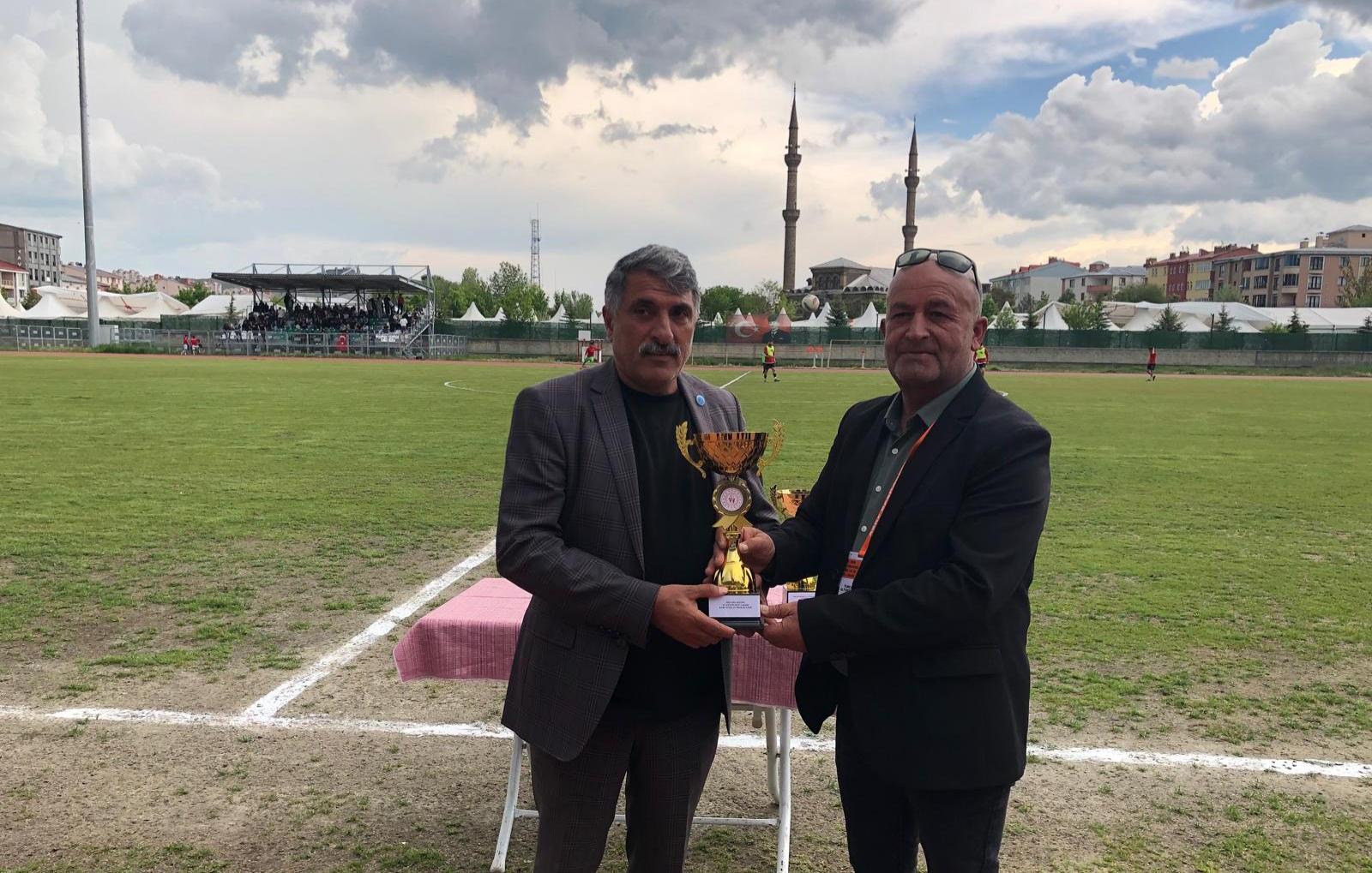 Kars’ta Amatör Futbol Sezonu Tamamlandı: Kupalar Sahiplerini Buldu