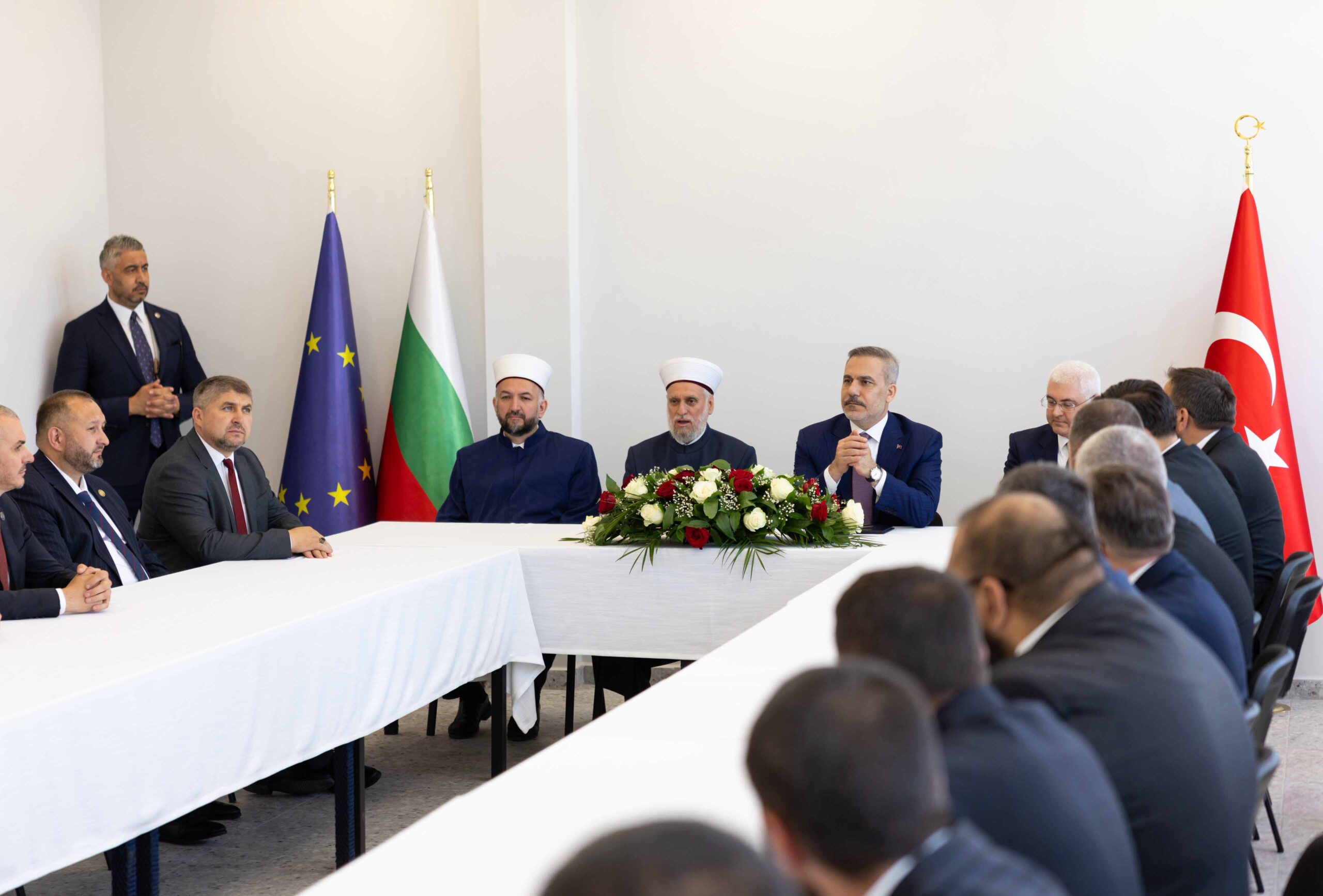 Dışişleri Bakanı Hakan Fidan Bulgaristan’da Mezuniyet Törenine Katıldı