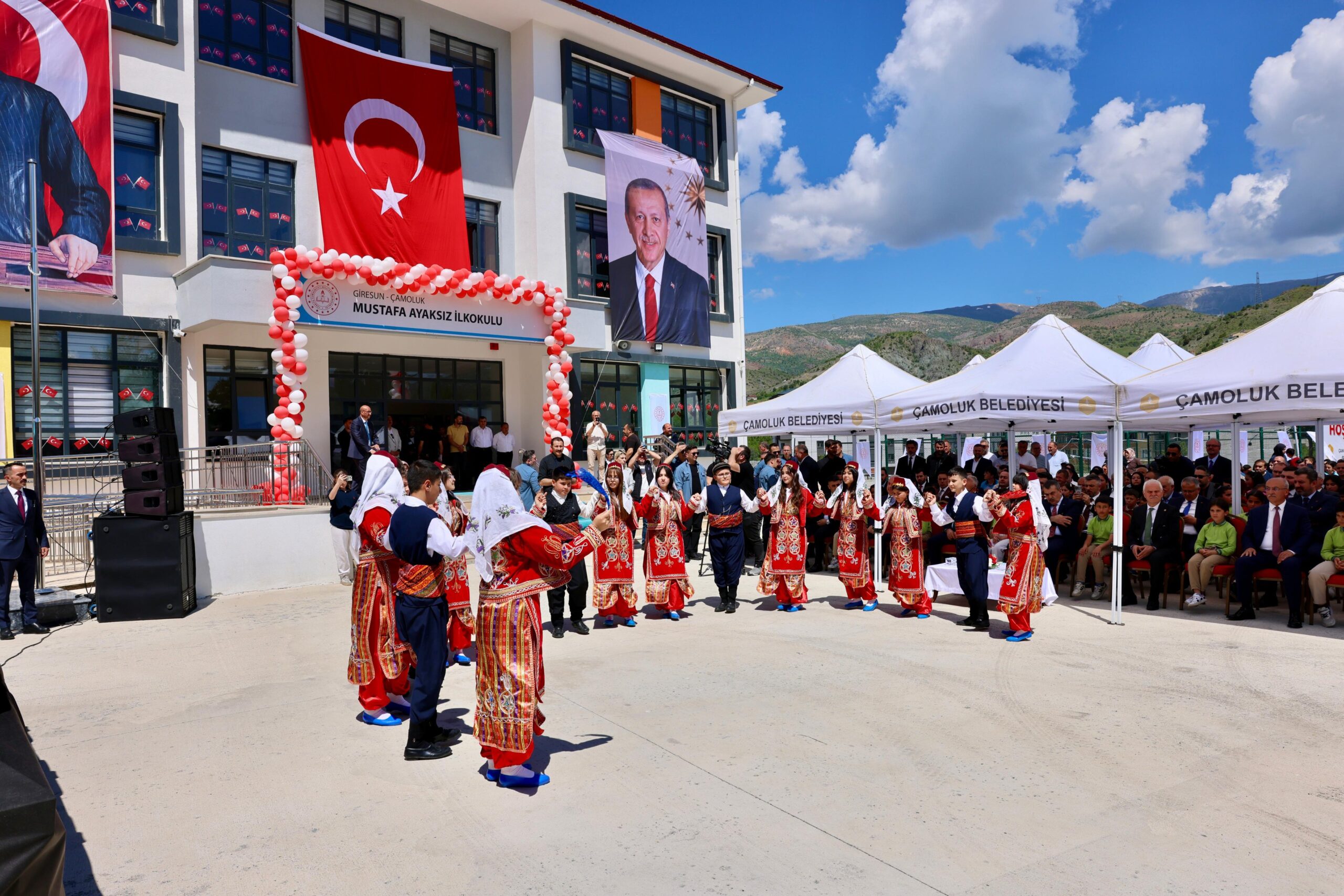 Milli Eğitim Bakanı Yusuf Tekin Çamoluk’ta İlkokul ve Cami Açılışı Gerçekleştirdi