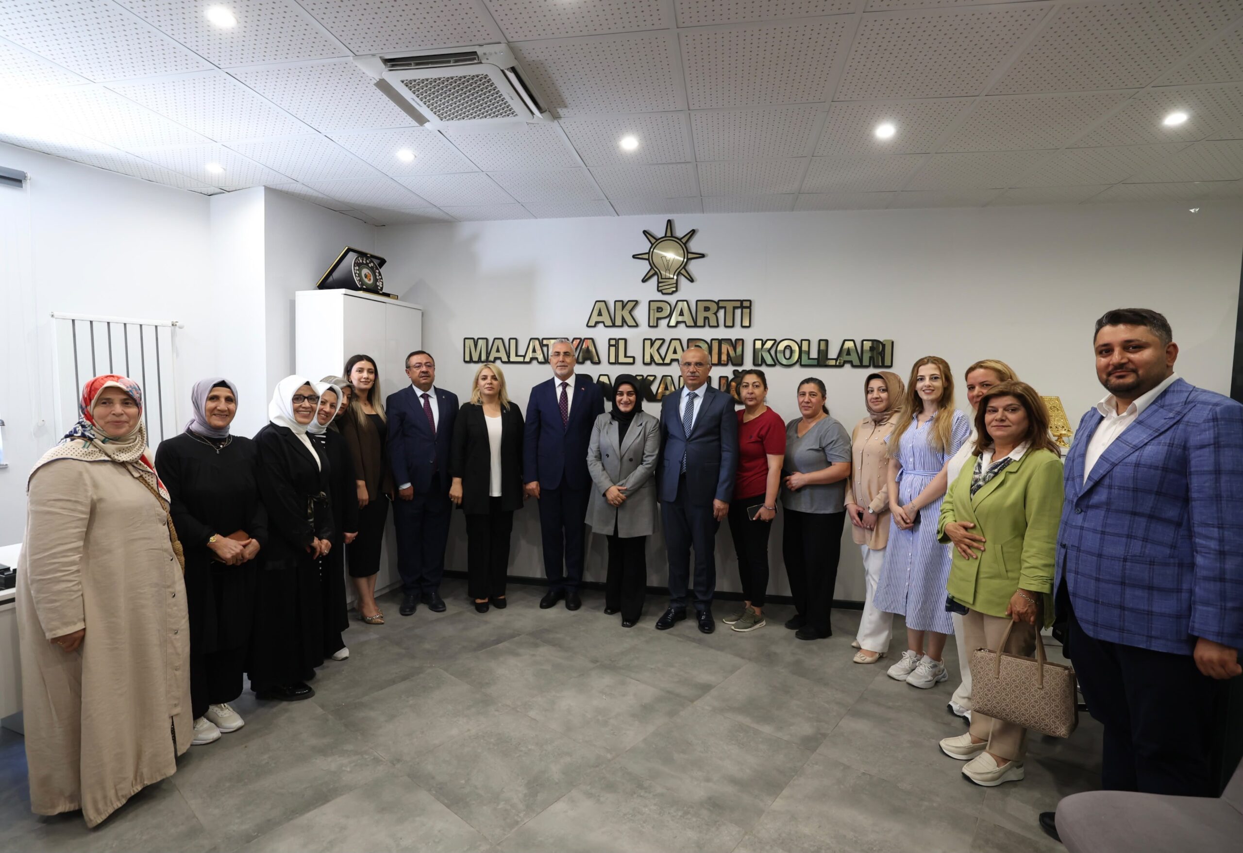 Bakan Işıkhan: Bugün Hem Masada Hem De Sahada Rota Çizen Güçlü Bir Türkiye Var
