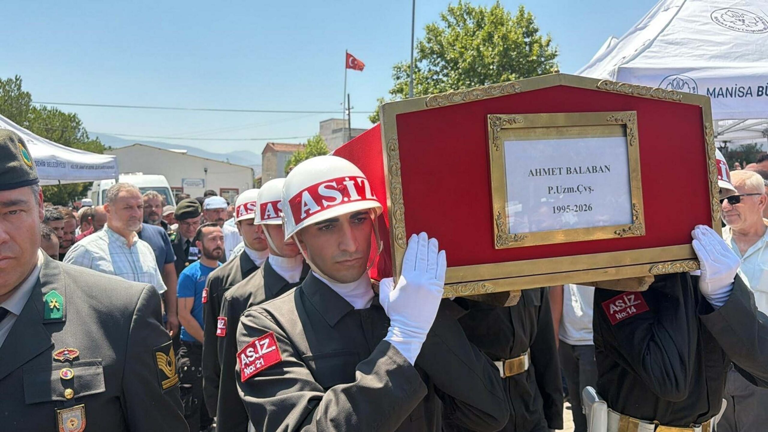 Bitlis’teki Kazada Hayatını Kaybeden Uzman Çavuş Manisa’da Defnedildi